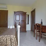 Il Casale Di Federico Couette-café 3*