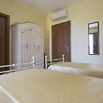 Il Casale Di Federico Couette-café 3*